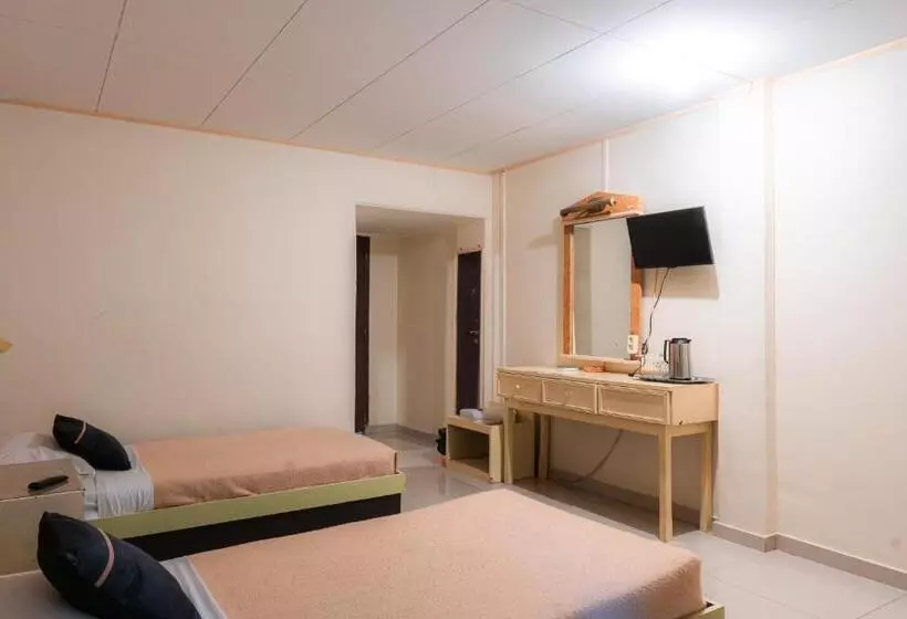 Hotelli Reddoorz Near Pelabuhan Sri Bintan Pura Tanjungpinang