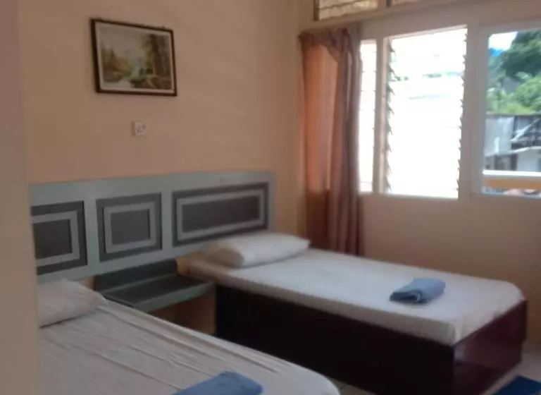 Hotelli Reddoorz Near Pelabuhan Sri Bintan Pura Tanjungpinang