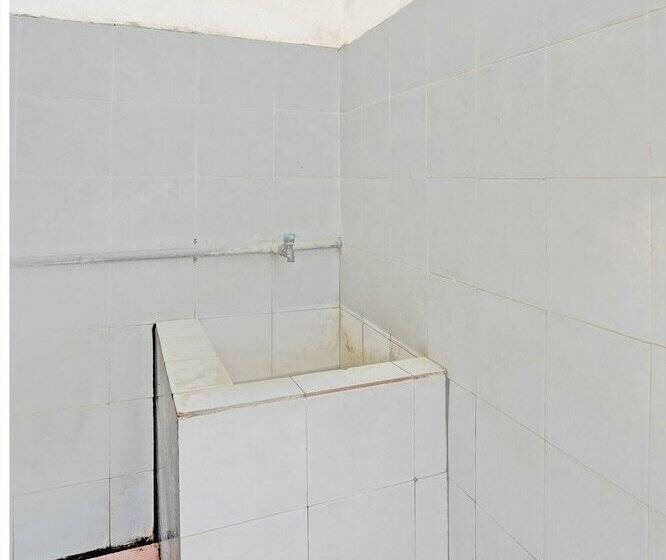 בית מלון כפרי Spot On 91891 B41m Residence Syariah