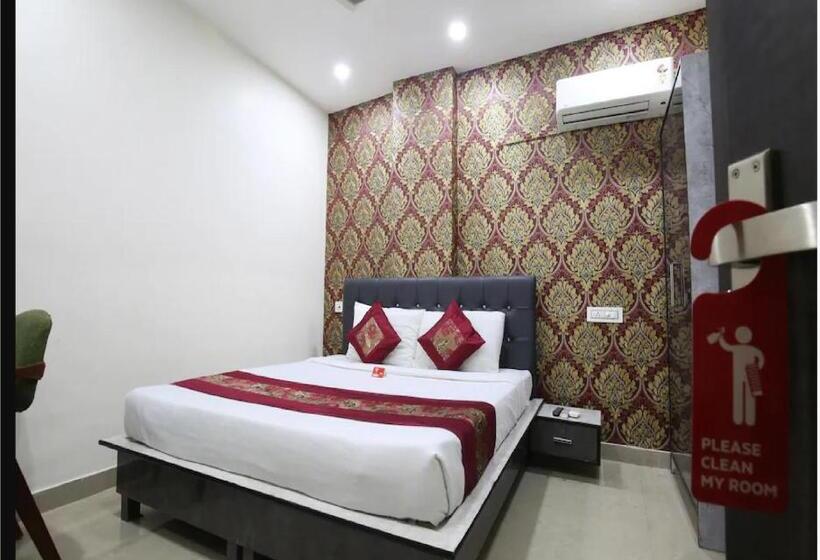 호텔 Cross Road By Wb Inn