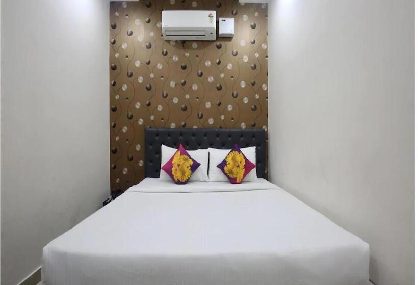 호텔 Cross Road By Wb Inn