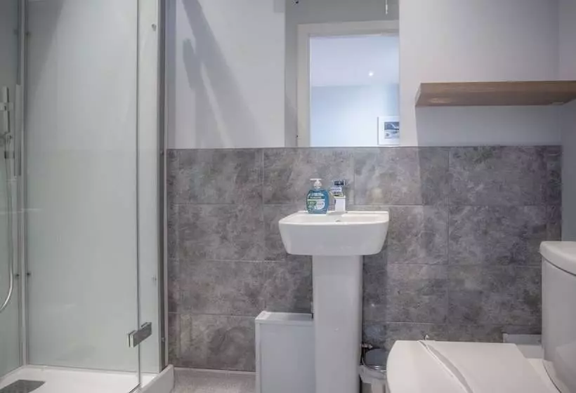 هتل Ocean Cabins @ The Square Saundersfoot