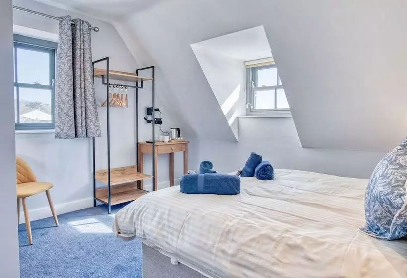 هتل Ocean Cabins @ The Square Saundersfoot