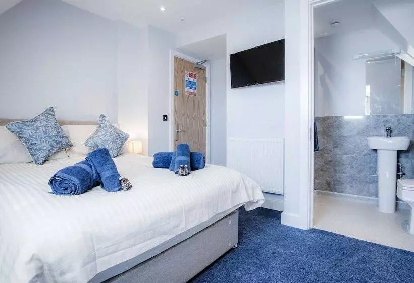 هتل Ocean Cabins @ The Square Saundersfoot
