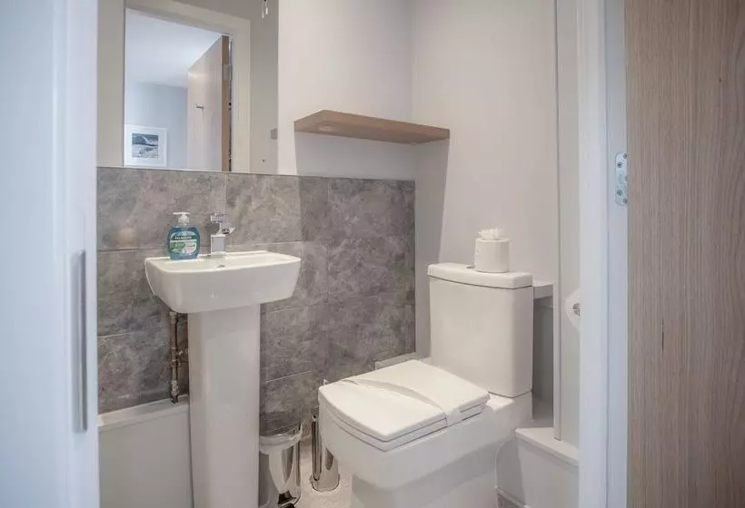 هتل Ocean Cabins @ The Square Saundersfoot
