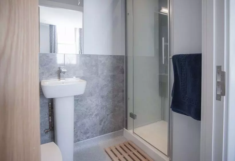 هتل Ocean Cabins @ The Square Saundersfoot
