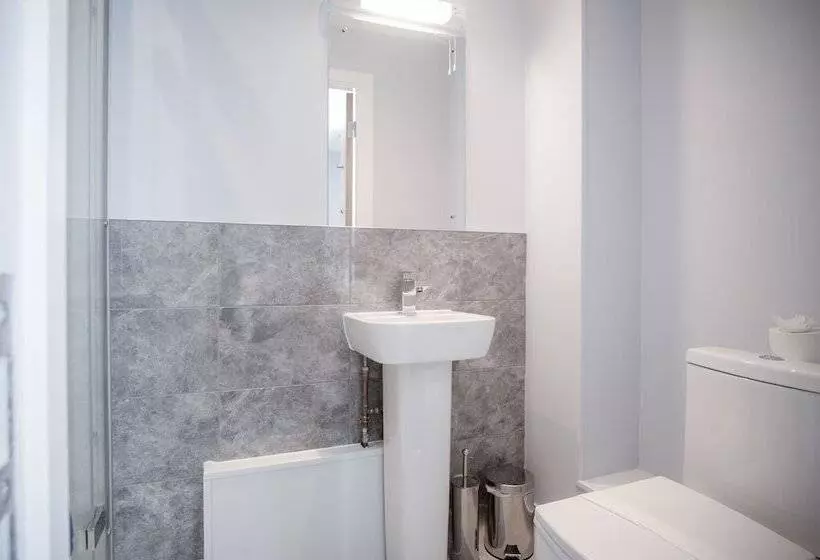 هتل Ocean Cabins @ The Square Saundersfoot