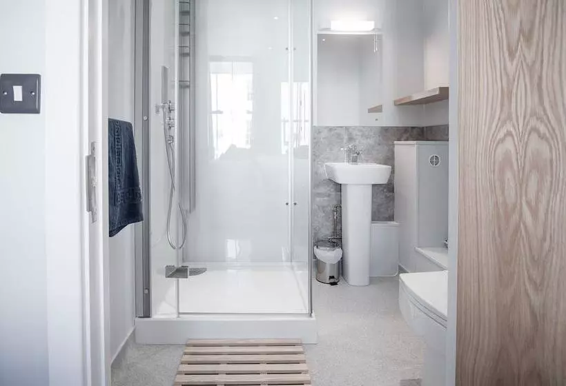 هتل Ocean Cabins @ The Square Saundersfoot