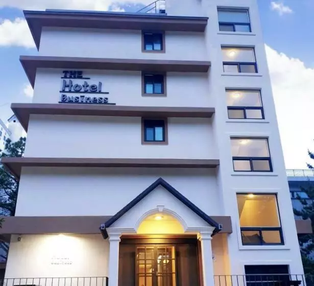 Gyeongpodae The Hotel Business