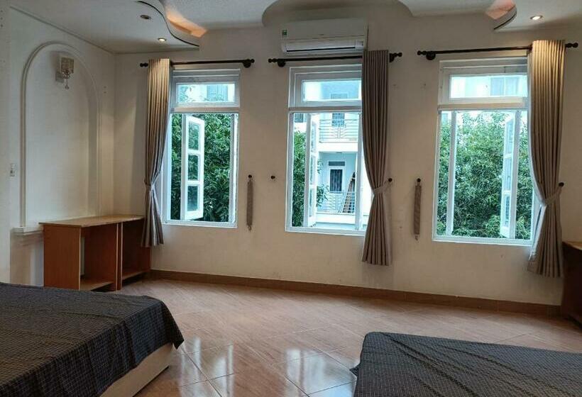 Отель Nguyen Shack   Sai Gon