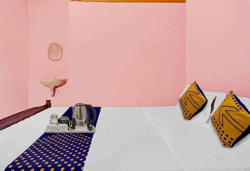 Hotel Spot On Taaza Residency