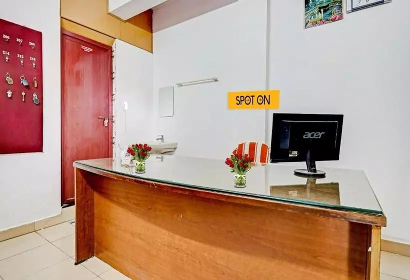 Hotelli Spot On Taaza Residency