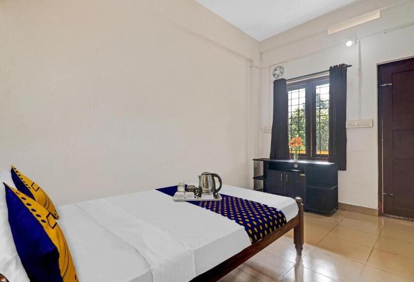 Hotel Spot On Taaza Residency