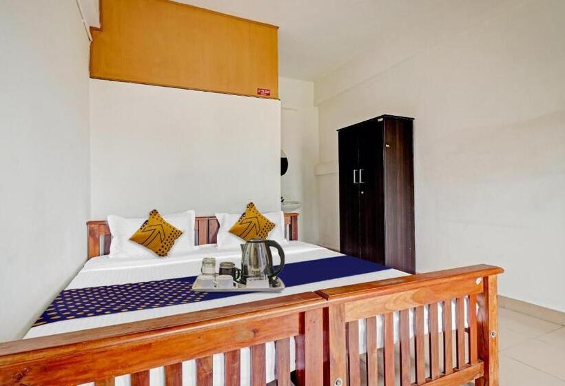 Hotel Spot On Taaza Residency