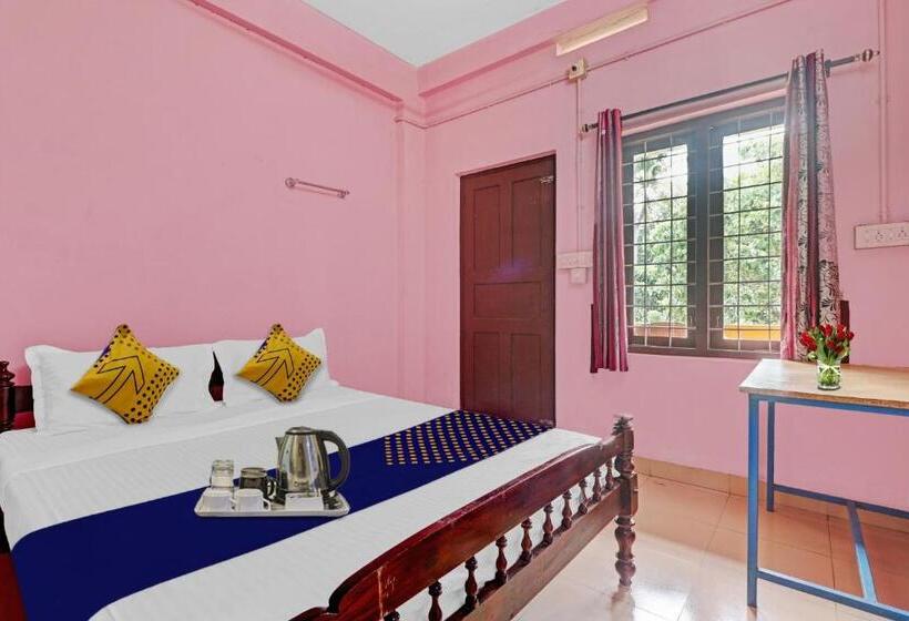 Hotel Spot On Taaza Residency