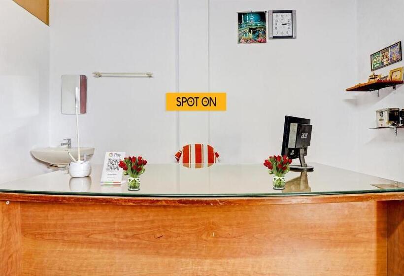 Hotel Spot On Taaza Residency