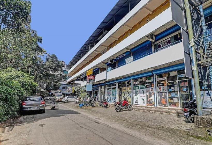 Hotel Spot On Taaza Residency