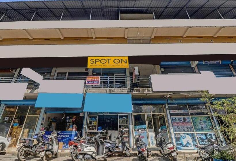 Hotel Spot On Taaza Residency