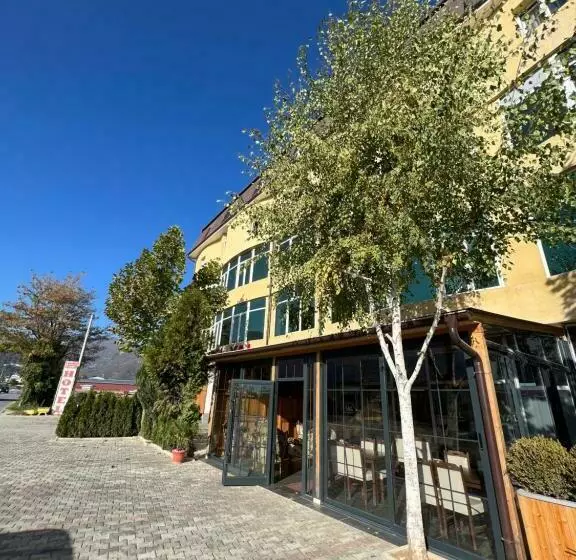 هتل Yal Restaurant