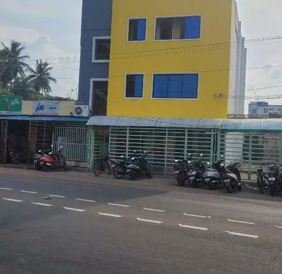 هتل French Park Inn
