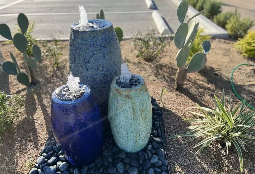 Motelli The Residency Suites