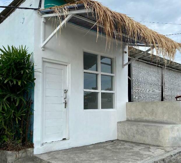 Hostel My Capsule Canggu