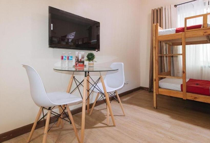 Hotel Reddoorz Plus @ Cuarto Verde Staycation