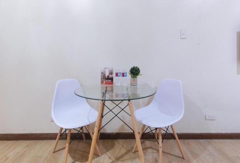 Hotel Reddoorz Plus @ Cuarto Verde Staycation