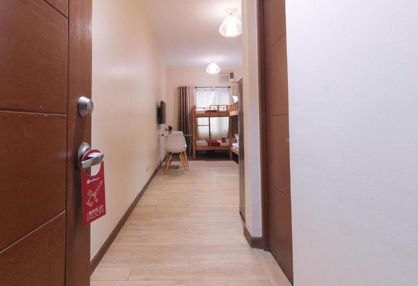 Hotel Reddoorz Plus @ Cuarto Verde Staycation