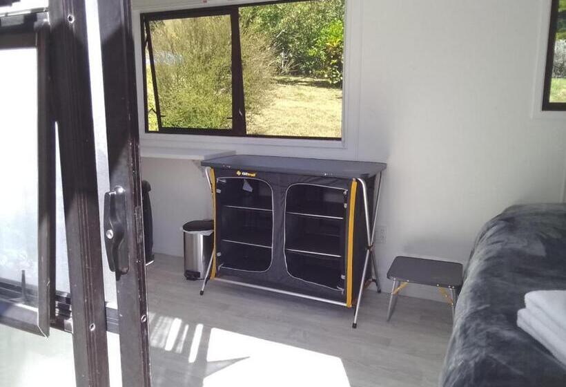 ペンション Cable Bay Farm