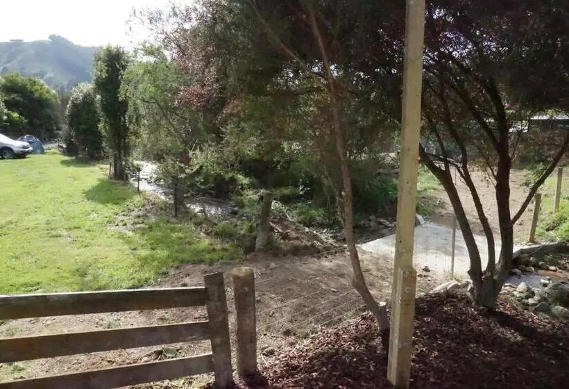 ペンション Cable Bay Farm