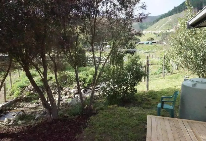 ペンション Cable Bay Farm