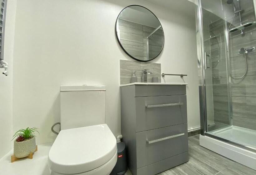 פנסיון Cristina Modern