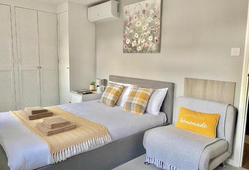 Пансион Cristina Modern