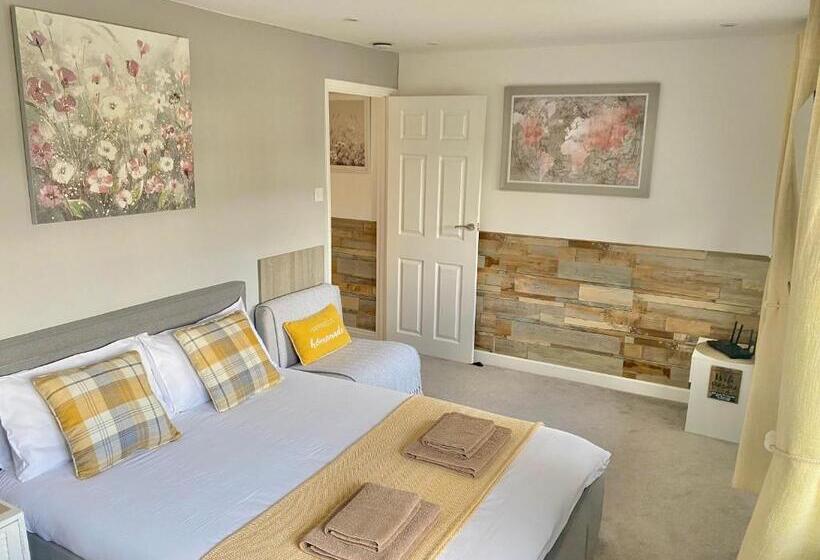 פנסיון Cristina Modern