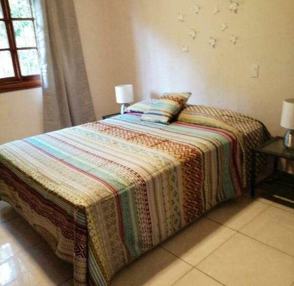 פנסיון Gaia Lodge