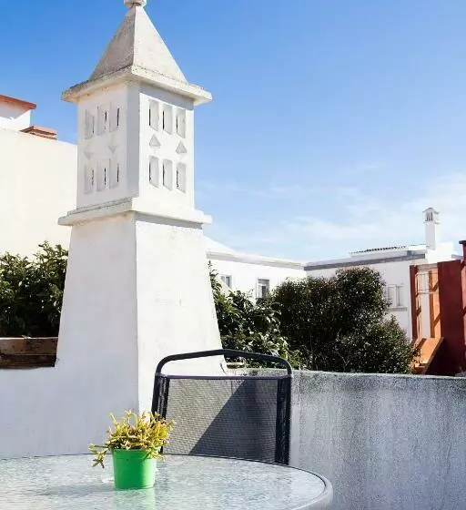 پانسیون The Tiles House