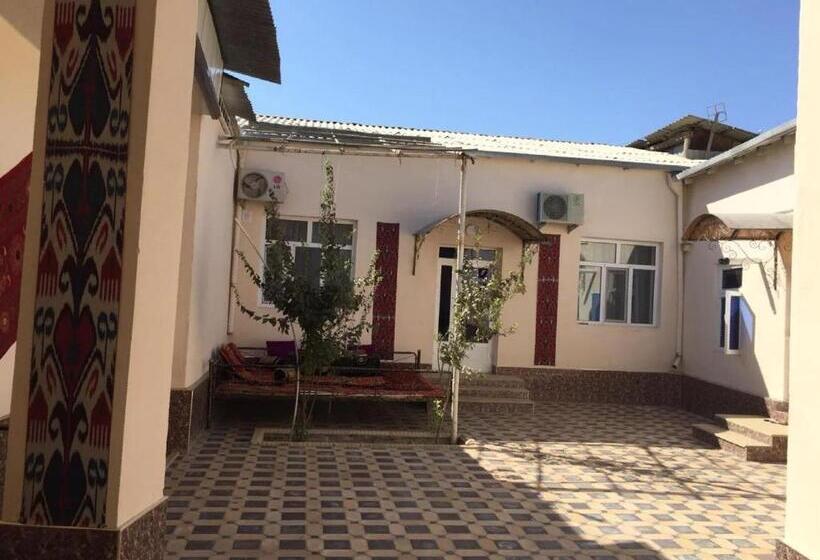 פנסיון Tohir Ota Guest House