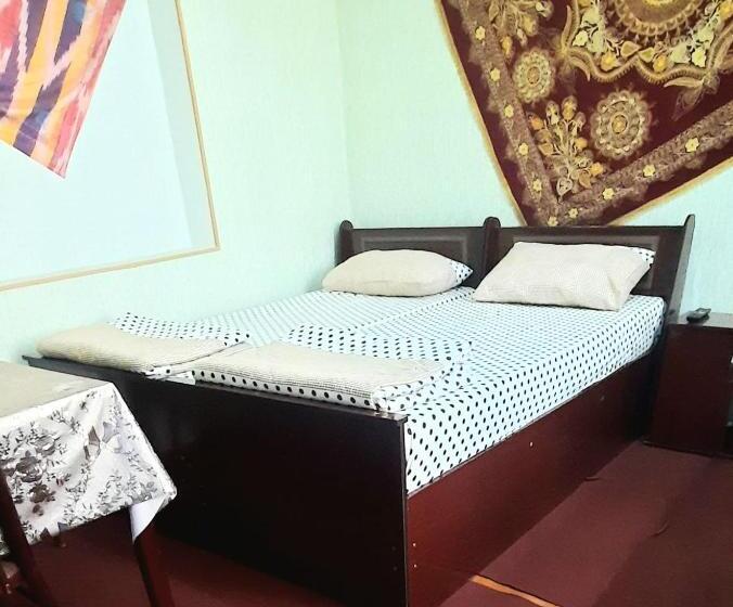 פנסיון Tohir Ota Guest House