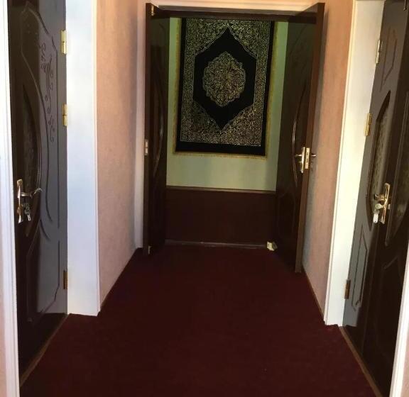 פנסיון Tohir Ota Guest House