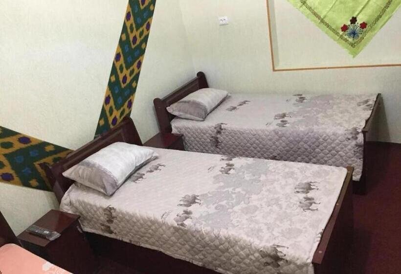 פנסיון Tohir Ota Guest House