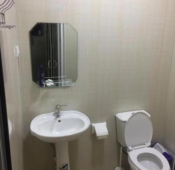 פנסיון Tohir Ota Guest House