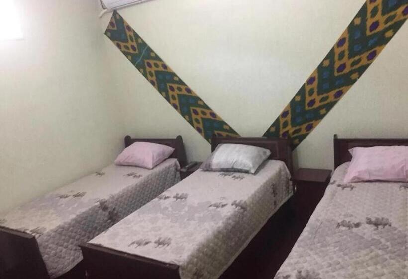 פנסיון Tohir Ota Guest House