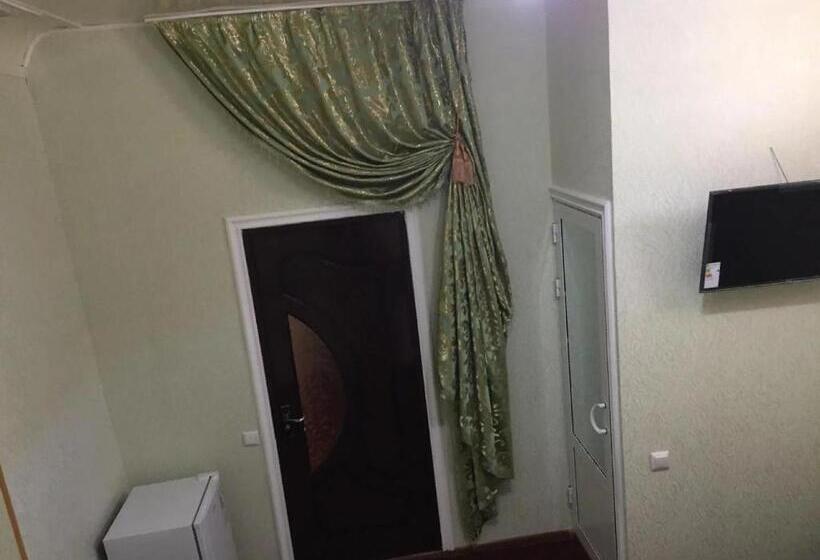 פנסיון Tohir Ota Guest House