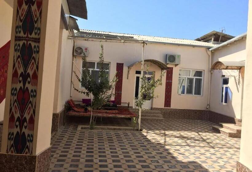 פנסיון Tohir Ota Guest House