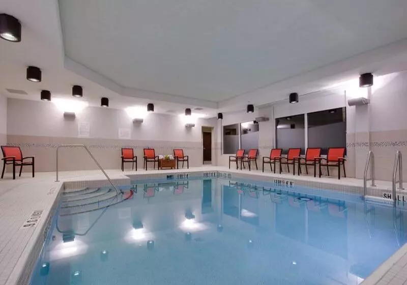 Hotel Holiday Inn Express & Suites Ottawa East Orleans, An Ihg