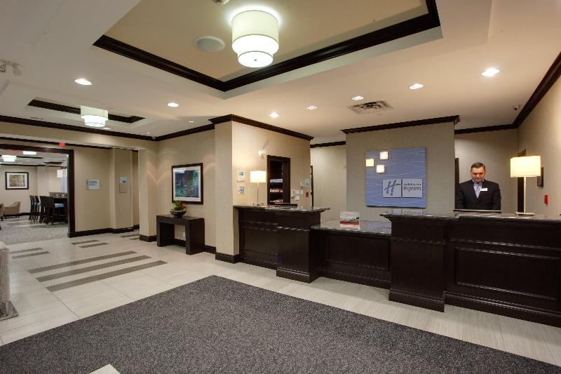 فندق Holiday Inn Express & Suites Ottawa East Orleans, An Ihg