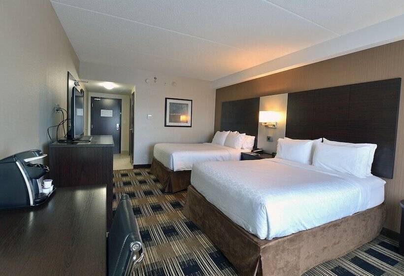 فندق Holiday Inn Express & Suites Ottawa East Orleans, An Ihg