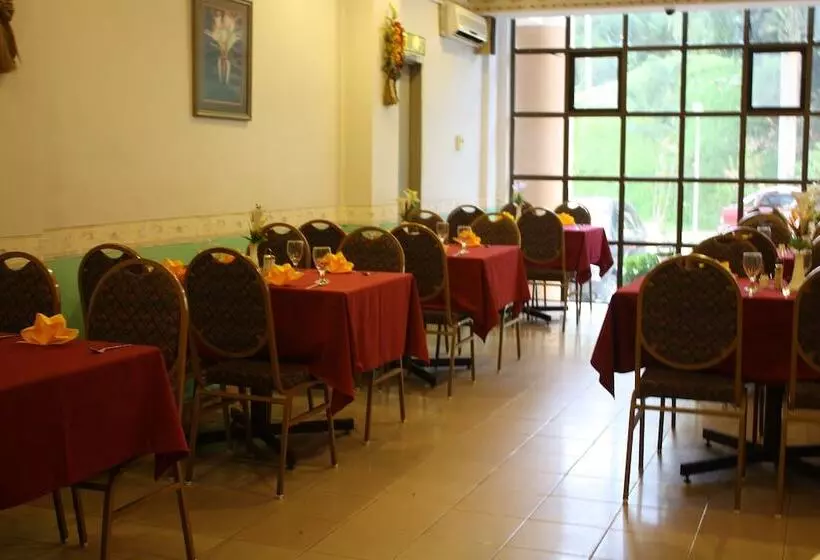 ホテル Lipis Plaza