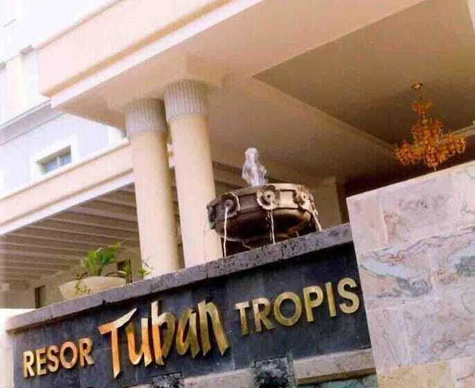 בית מלון כפרי Resor Tuban Tropis